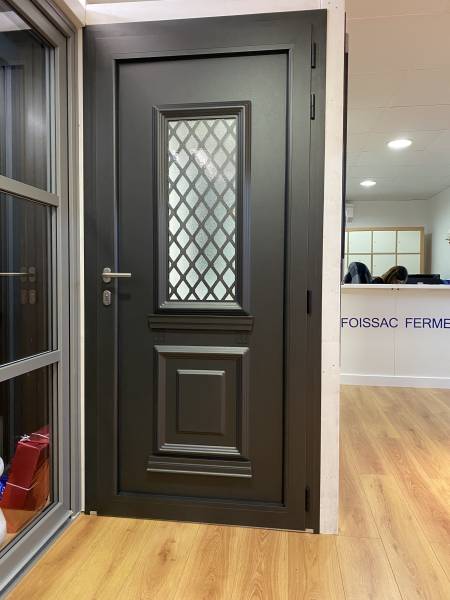 Achat et installation de portes d'entrée aluminium sur mesure à Villefranche de Lauragais (31) en Haute-Garonne