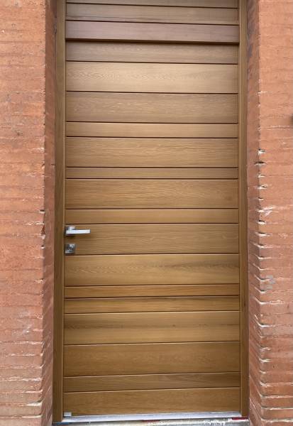 Vente et pose de porte d'entrée bois Nativ de Zilten à Sarlat 