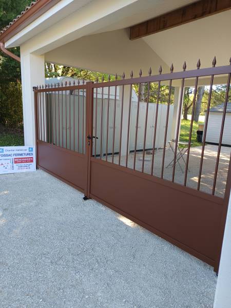 Installation d'un portail battant aluminium effet Acier Corten à Rouffilhac (46) dans le Lot 